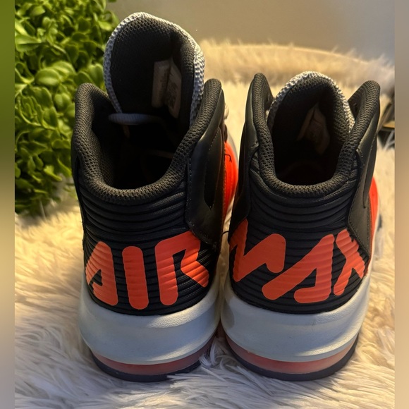 Nike - Picture 5 of 5